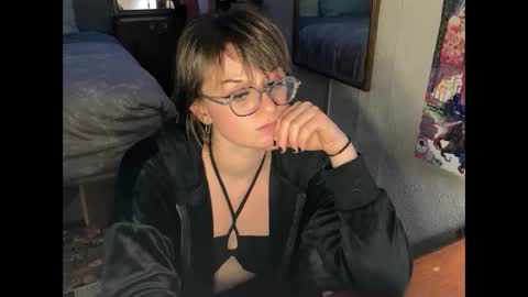 rebecca buckler online show from 01-11-25, 07:49