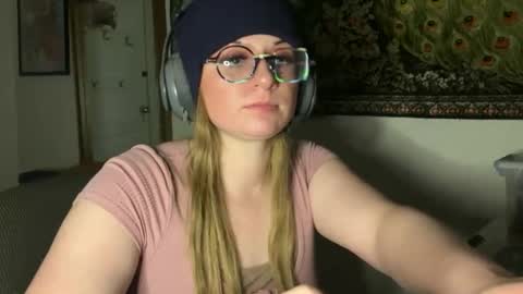 Snapshot of zombiemommmy chatting on 02-10-25, 09:04 rebecca buckler online show from 02-10-25, 09:04