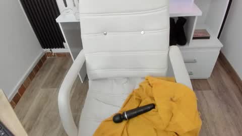 Zooe online show from 03-11-26, 06:25