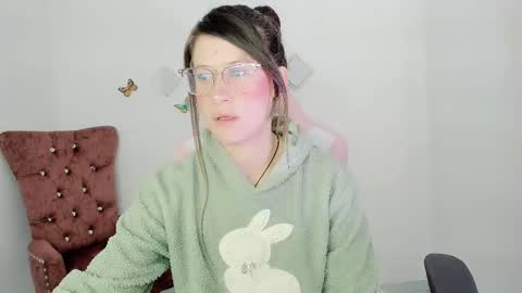 Alicie online show from 12-22-25, 04:15