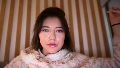 Snapshot of zorelina chatting on 04-01-26, 12:39 Melani online show from 04-01-26, 12:39