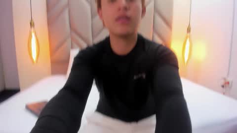 Snapshot of zukulankurozaki chatting on 11-06-25, 04:19 Zukulan online show from 11-06-25, 04:19