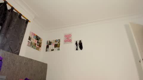 Snapshot of zule__williams chatting on 06-06-26, 10:09 zule online show from 06-06-26, 10:09