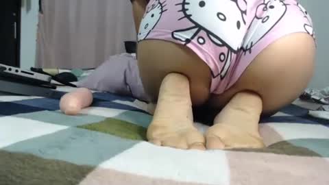 zully25 online show from 02-15-25, 06:12