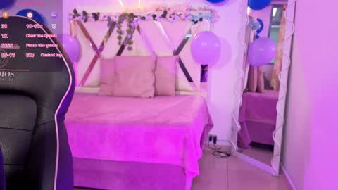 ZURY   online show from 04-04-26, 11:29