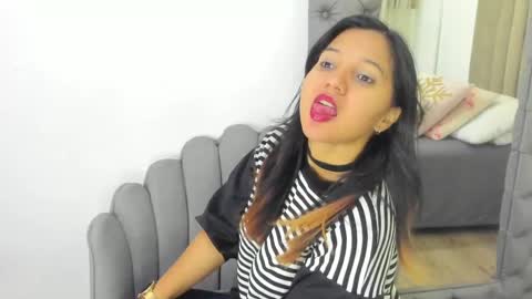 Im Zusan My schedule is from 1030pm to 430 am colombian time online show from 04-21-26, 02:51