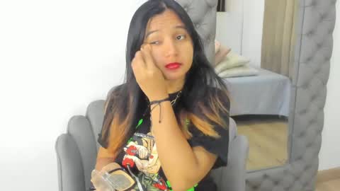 Im Zusan My schedule is from 1030pm to 430 am colombian time online show from 04-27-26, 02:20