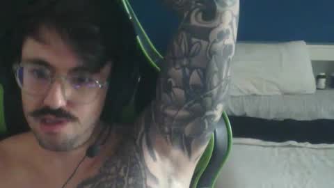 Snapshot of zusta10 chatting on 04-20-26, 04:32 zusta10 online show from 04-20-26, 04:32