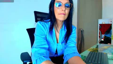 Snapshot of zuzana21 chatting on 11-06-25, 01:01 Zuzana21 online show from 11-06-25, 01:01