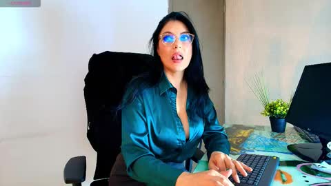 Snapshot of zuzana21 chatting on 11-25-25, 12:49 Zuzana21 online show from 11-25-25, 12:49