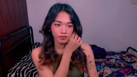Snapshot of zyphyr_elf chatting on 06-28-26, 01:50 ZY online show from 06-28-26, 01:50
