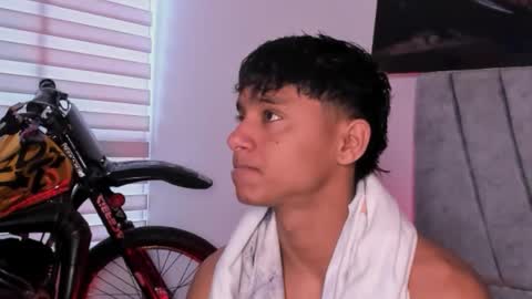 zyzz_1812 online show from 11-03-25, 05:36