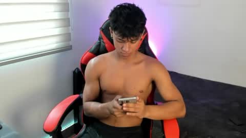 zyzz_1812 online show from 06-04-26, 06:47