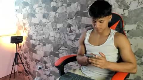 zyzz_1812 online show from 06-26-26, 07:07