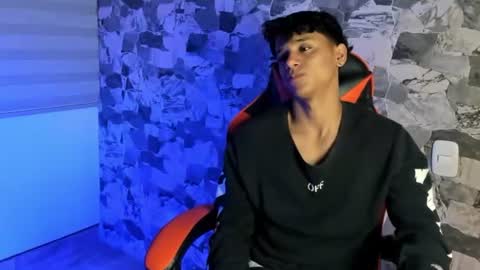 zyzz_1812 online show from 07-11-26, 04:48