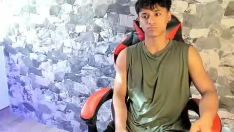 zyzz_1812 online show from 07-18-26, 08:34