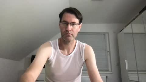 Snapshot of zzz123_cam chatting on 10-19-25, 03:12 zzz123_cam online show from 10-19-25, 03:12