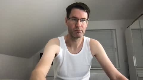 Snapshot of zzz123_cam chatting on 11-23-25, 04:18 zzz123_cam online show from 11-23-25, 04:18