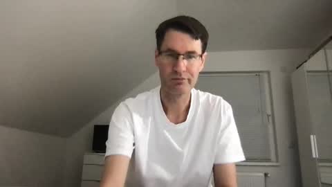 Snapshot of zzz123_cam chatting on 11-28-25, 04:09 zzz123_cam online show from 11-28-25, 04:09