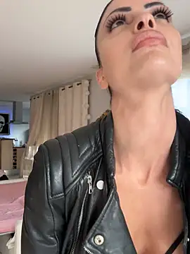 Helena Karel online show from 01-19-25, 03:42