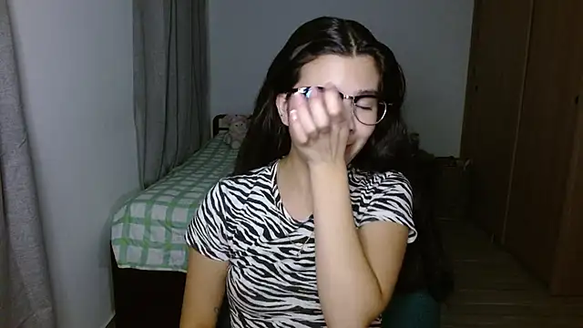 Snapshot of mia__lopez_ chatting on 10-23-25, 12:54 mia lopez online show from 10-23-25, 12:54