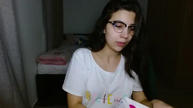 Snapshot of mia__lopez_ chatting on 11-24-25, 01:05 mia lopez online show from 11-24-25, 01:05