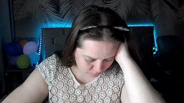 Snapshot of uliastar chatting on 06-05-26, 06:52 uliastar online show from 06-05-26, 06:52