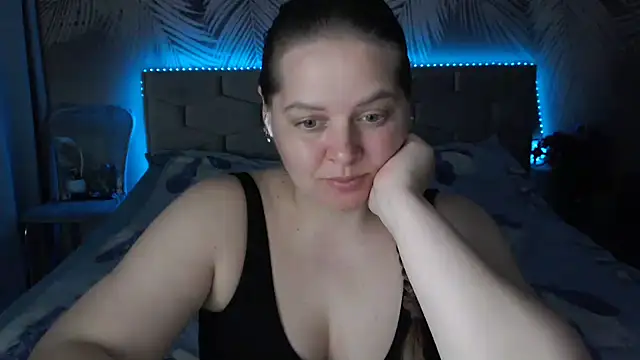 Snapshot of uliastar chatting on 06-15-26, 06:15 uliastar online show from 06-15-26, 06:15