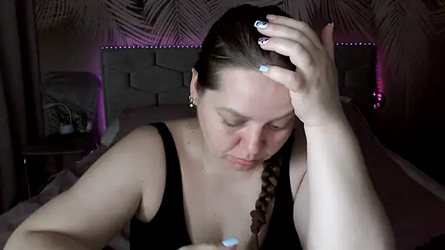 Snapshot of uliastar chatting on 06-23-26, 06:33 uliastar online show from 06-23-26, 06:33