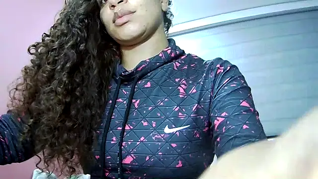 Snapshot of gatubelahot chatting on 10-30-25, 01:51 gatubelahot online show from 10-30-25, 01:51