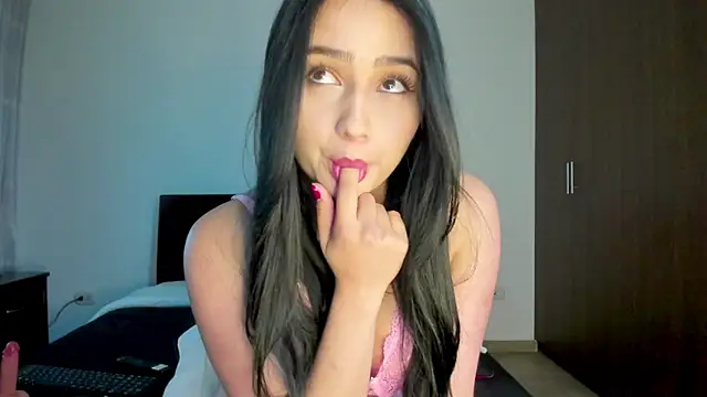 Snapshot of Hott_Hanna chatting on 11-28-25, 05:54 Hott Hanna online show from 11-28-25, 05:54