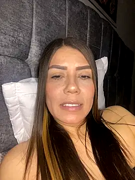 martina contreras online show from 10-31-25, 07:09