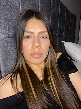 martina contreras online show from 03-04-26, 04:07