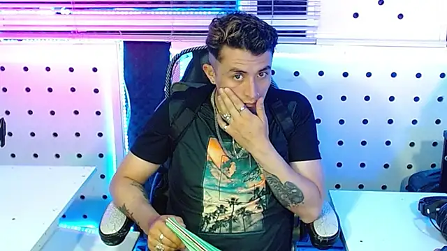 Darko0717 online show from 11-14-25, 09:57