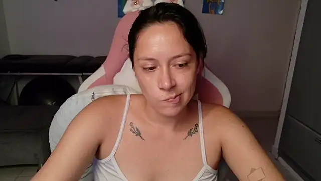 MommyMiaWs online show from 06-12-26, 05:12