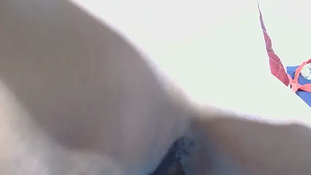 sluttylaura21 online show from 01-10-26, 05:42