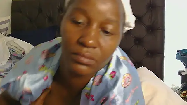 sluttylaura21 online show from 02-02-26, 06:12