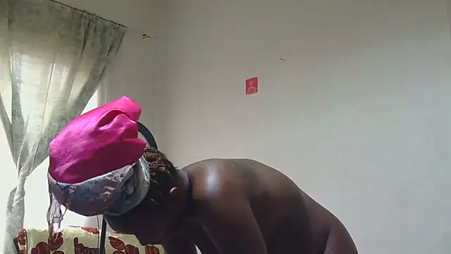 sluttylaura21 online show from 04-20-26, 06:38