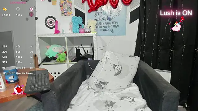 Snapshot of alexysgray chatting on 02-22-25, 07:14 alexysgray online show from 02-22-25, 07:14