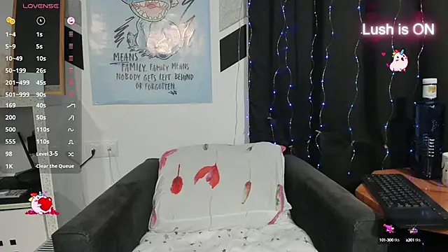 Snapshot of alexysgray chatting on 03-18-25, 06:59 alexysgray online show from 03-18-25, 06:59