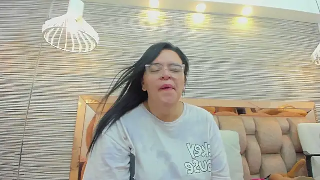 anette cooper online show from 10-31-25, 04:02