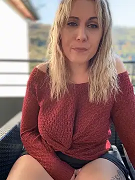 Snapshot of Leanymphoo chatting on 10-13-25, 12:49 Leanymphoo online show from 10-13-25, 12:49