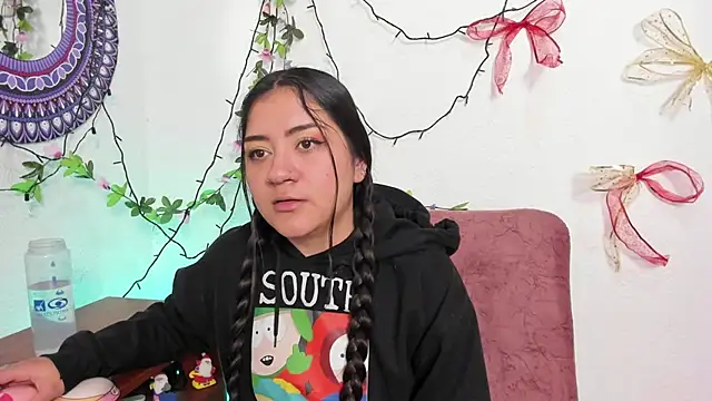 Snapshot of Hanna_moore1 chatting on 12-02-24, 06:32 Hanna moore1 online show from 12-02-24, 06:32