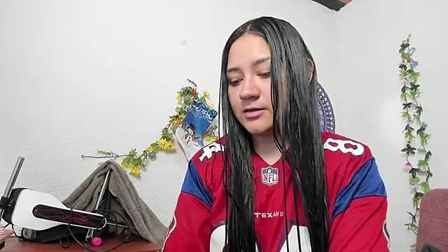 Snapshot of Hanna_moore1 chatting on 01-02-25, 05:39 Hanna moore1 online show from 01-02-25, 05:39