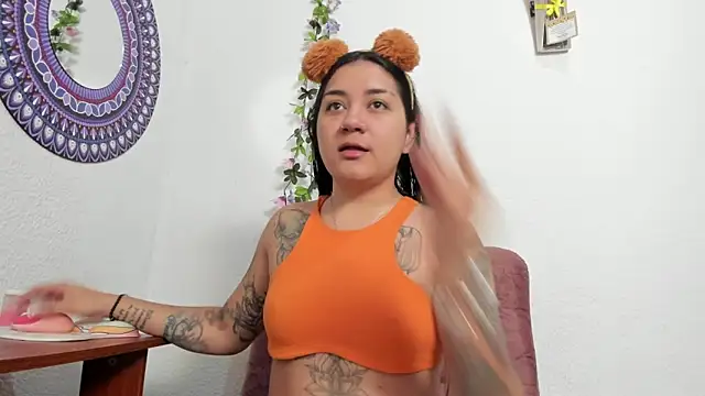 Snapshot of Hanna_moore1 chatting on 01-16-25, 06:48 Hanna moore1 online show from 01-16-25, 06:48