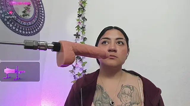 Snapshot of Hanna_moore1 chatting on 02-03-25, 10:00 Hanna moore1 online show from 02-03-25, 10:00