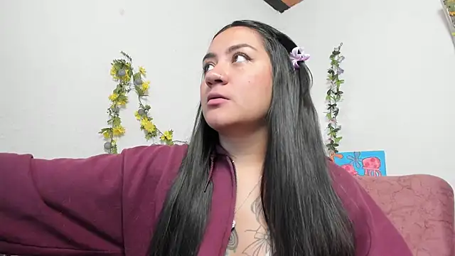 Snapshot of Hanna_moore1 chatting on 03-06-25, 07:10 Hanna moore1 online show from 03-06-25, 07:10