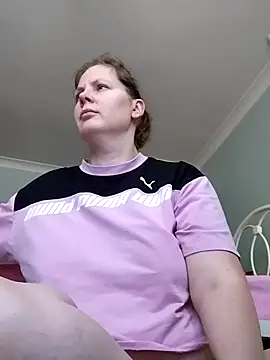 Snapshot of xxSexyBushLinnxx chatting on 01-07-25, 10:43 xxSexyBushLinnxx online show from 01-07-25, 10:43