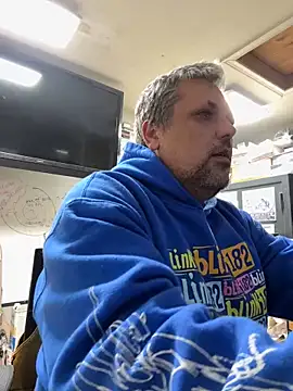 Snapshot of tank32s chatting on 12-10-24, 09:55 tank32s online show from 12-10-24, 09:55