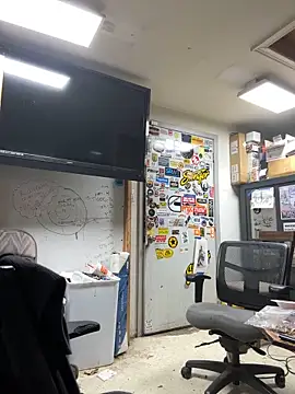 Snapshot of tank32s chatting on 12-26-24, 07:24 tank32s online show from 12-26-24, 07:24